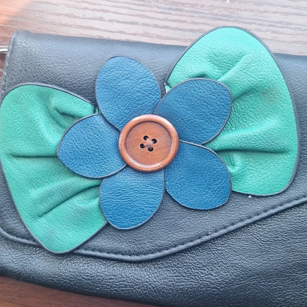 Sax Blue Flower Bow Clutch - Picture 11 of 12